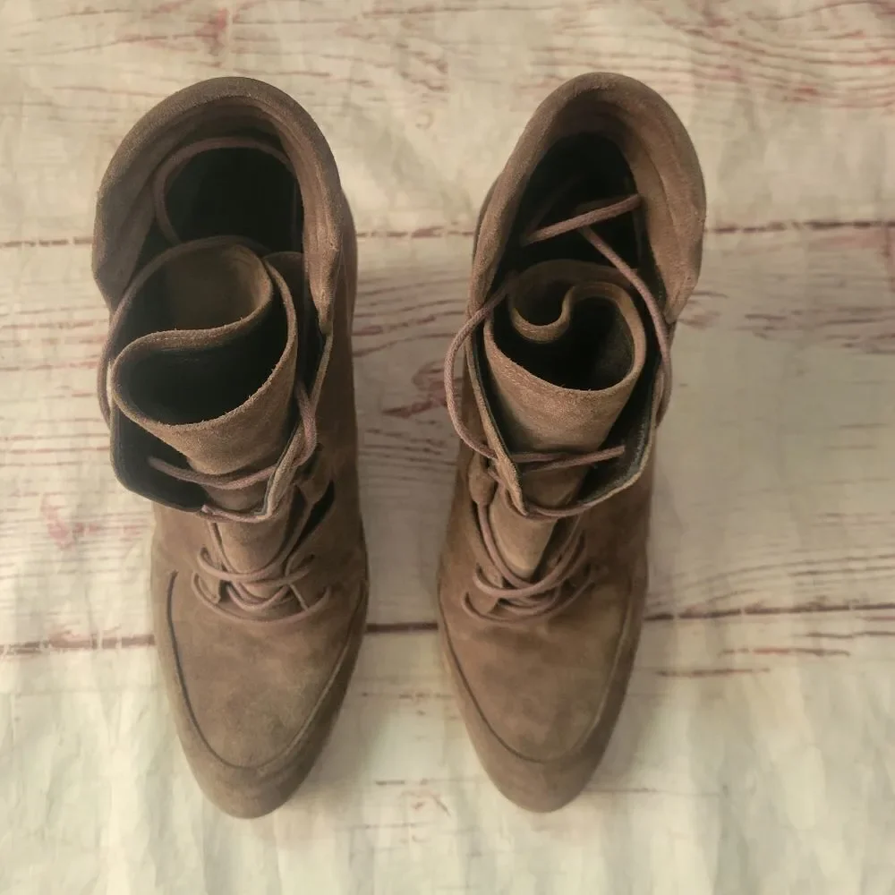 Stuart Weitzman Kidstuff Wedges Size 10